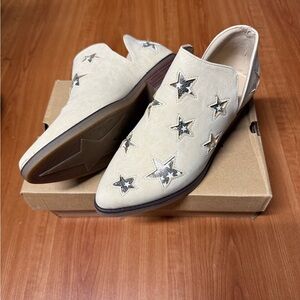 Seven7 Cream Ankle Booties with Silver Stars